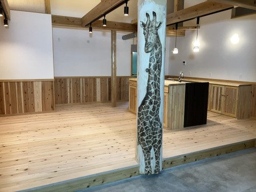 ログ柱カービング